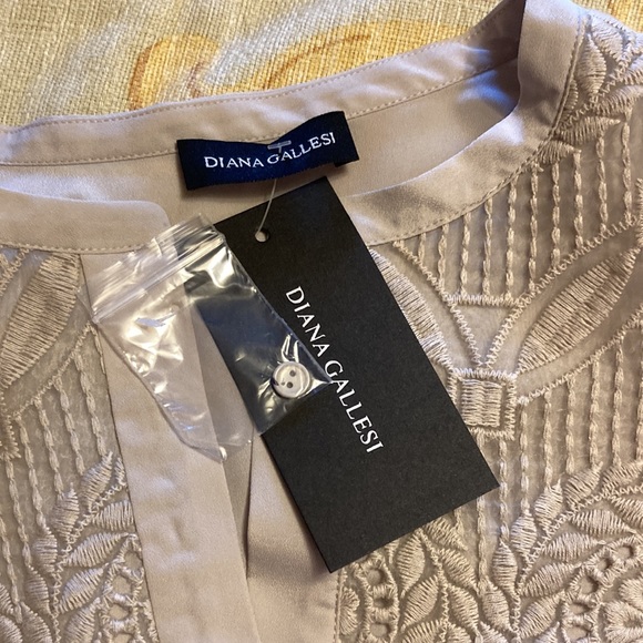 Diana Gallesi split neck, long sleeve top, size 10 USA. Purchase in Italy. - Picture 5 of 8